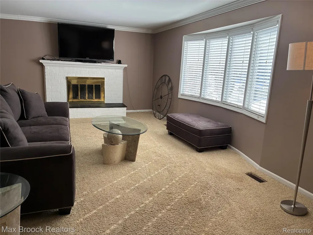 42479 Eldon Circle Clinton Charter Township MI 48038