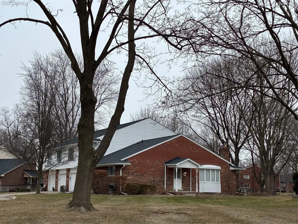42479 Eldon Circle Clinton Charter Township MI 48038