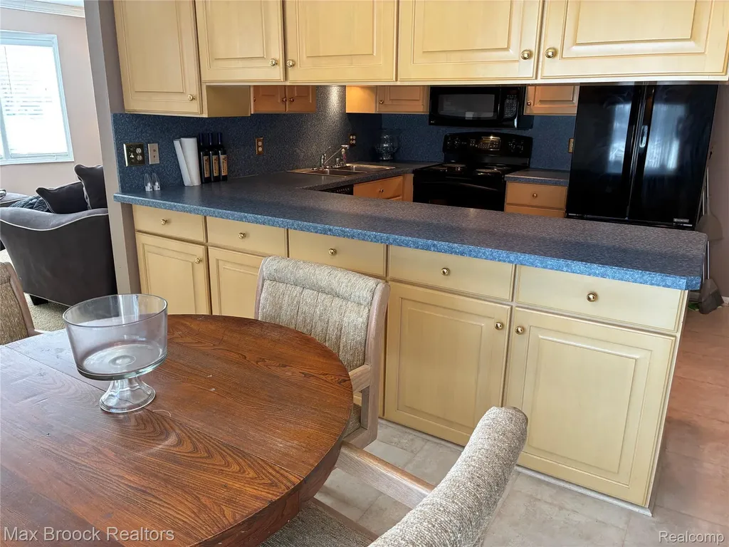 42479 Eldon Circle Clinton Charter Township MI 48038