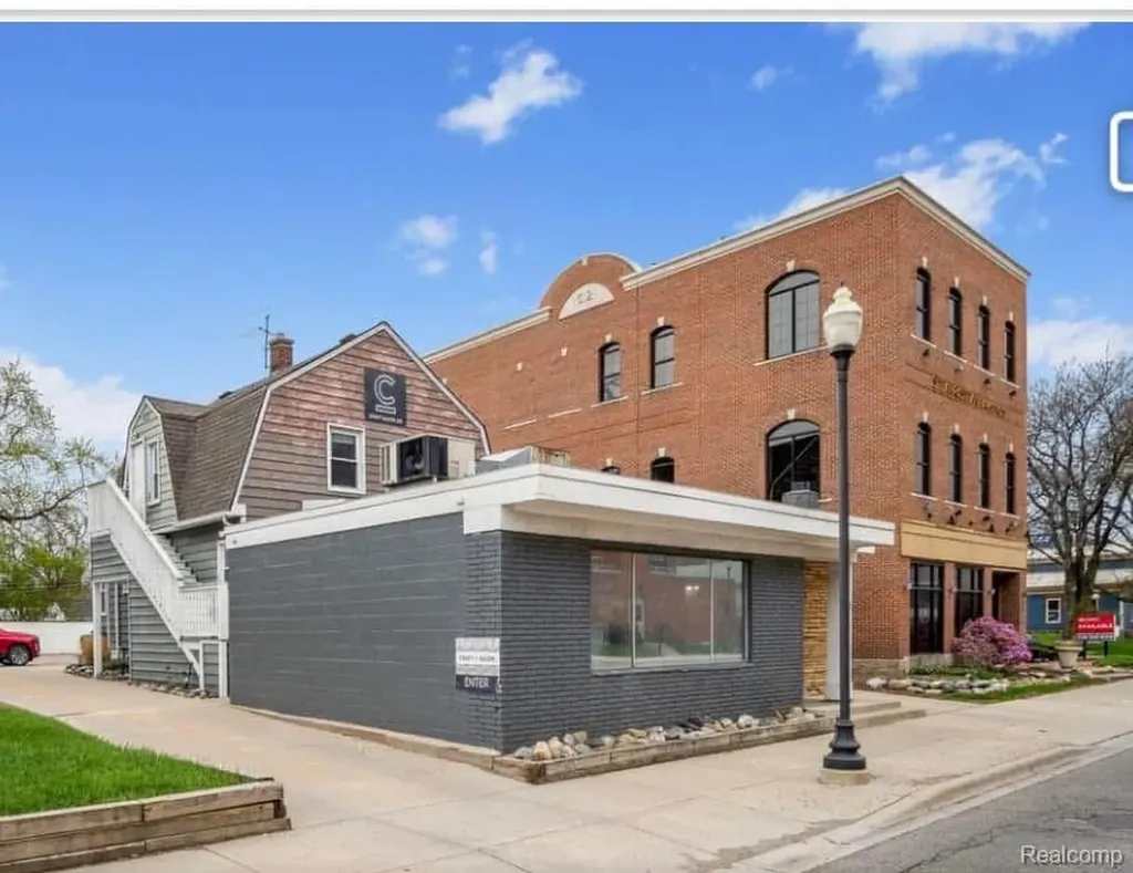520 E 11 Mile Road Royal Oak City MI 48067