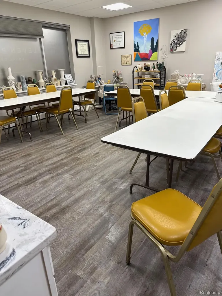 520 E 11 Mile Road Royal Oak City MI 48067