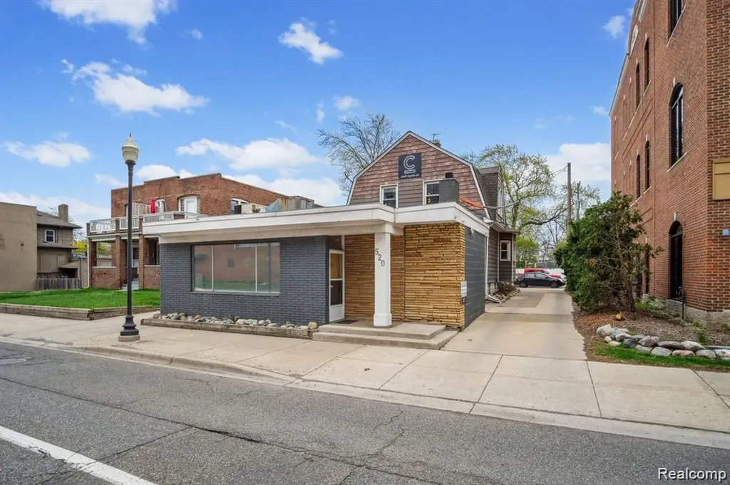 520 E 11 Mile Road Royal Oak City MI 48067