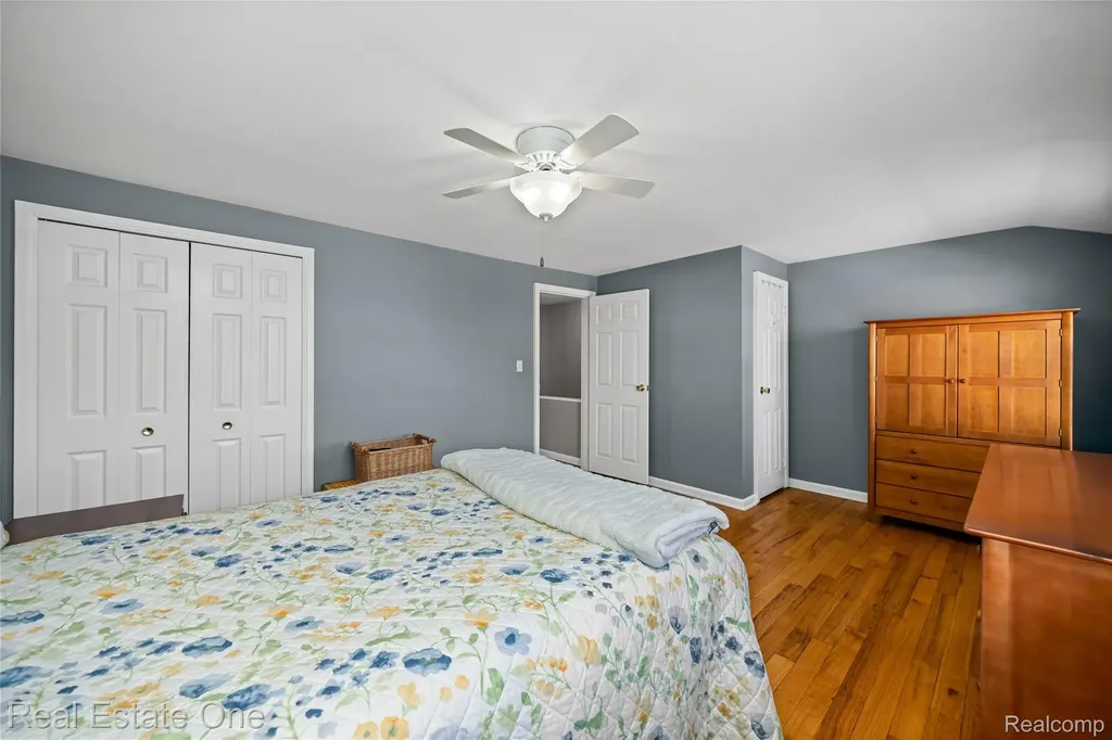 1675 Graefield Road Birmingham City MI 48009