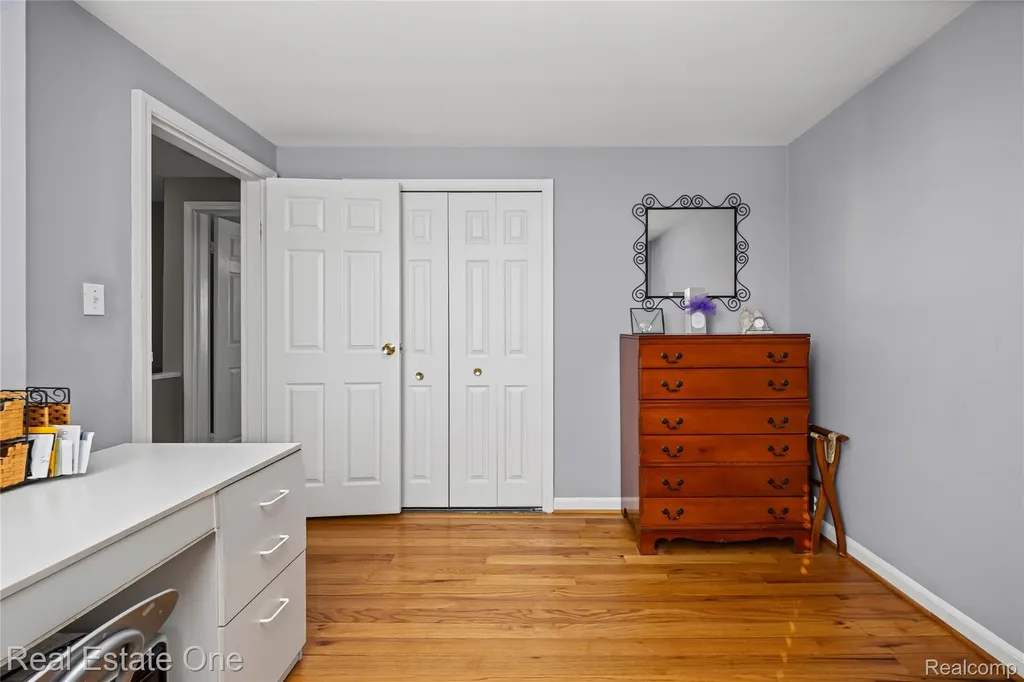 1675 Graefield Road Birmingham City MI 48009