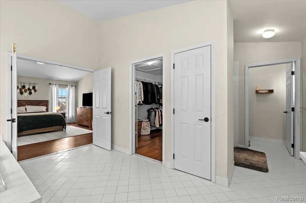 1174 Horseshoe Drive South Lyon City MI 48178