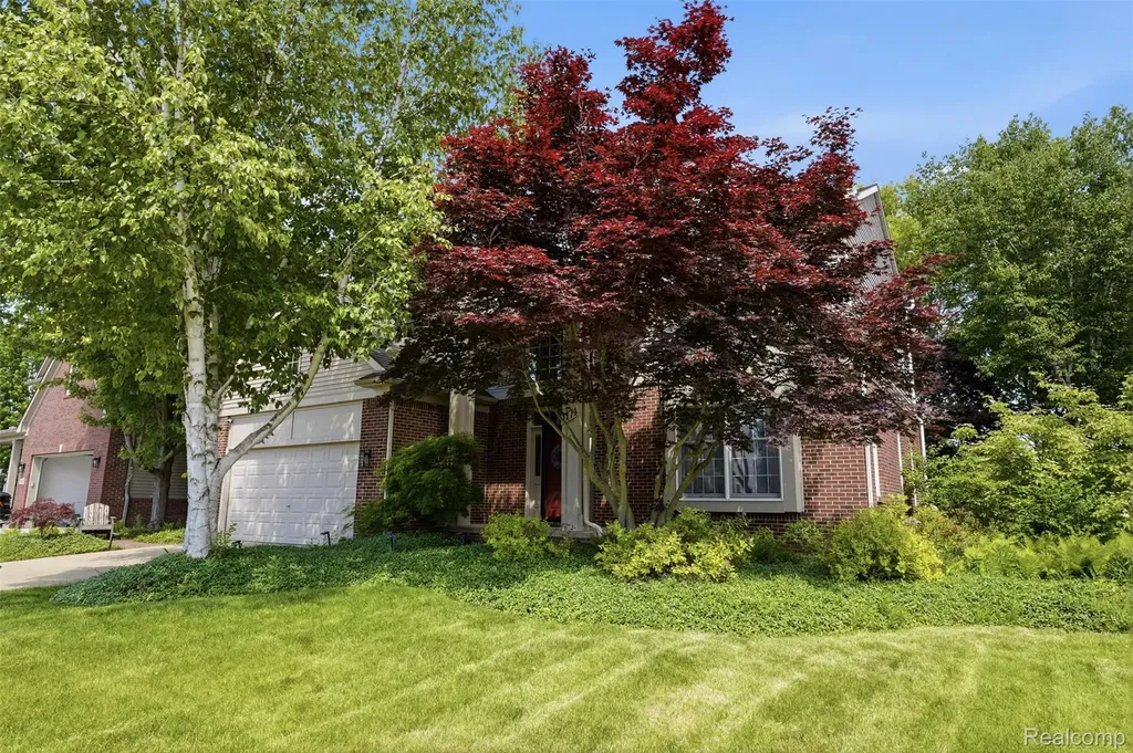 1174 Horseshoe Drive South Lyon City MI 48178