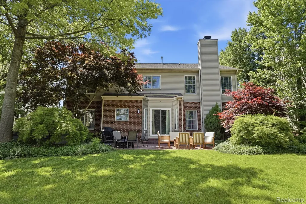 1174 Horseshoe Drive South Lyon City MI 48178