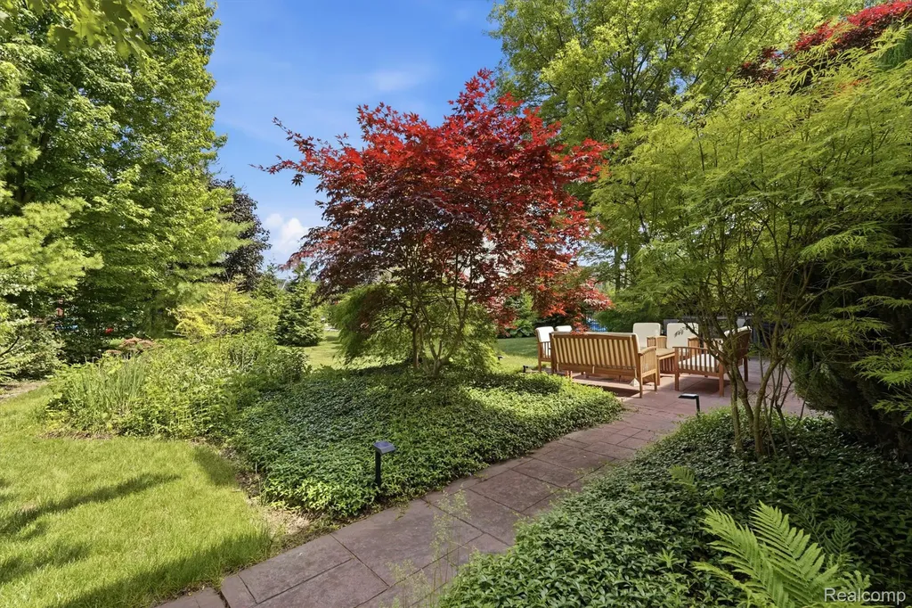 1174 Horseshoe Drive South Lyon City MI 48178