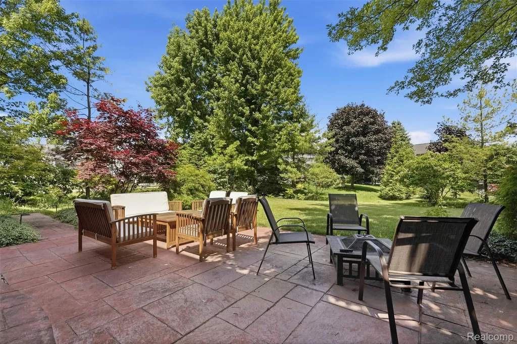1174 Horseshoe Drive South Lyon City MI 48178