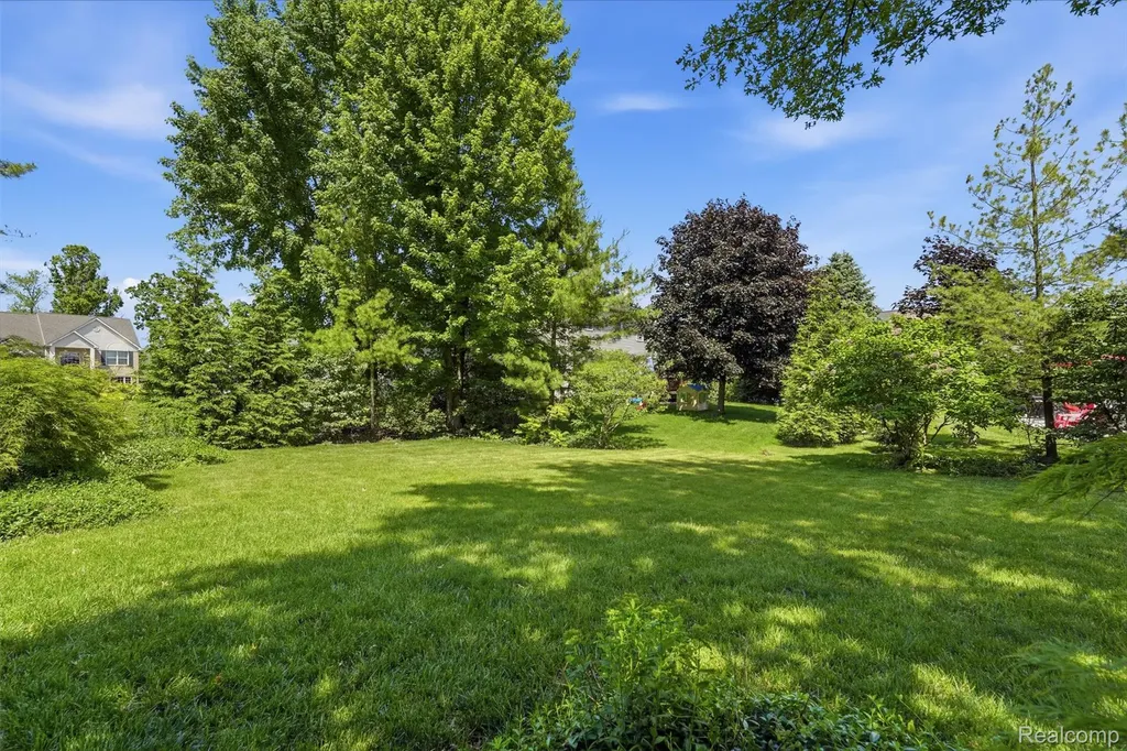 1174 Horseshoe Drive South Lyon City MI 48178