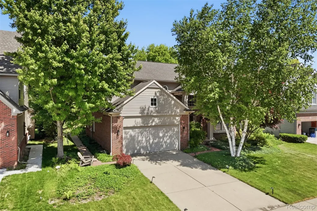 1174 Horseshoe Drive South Lyon City MI 48178