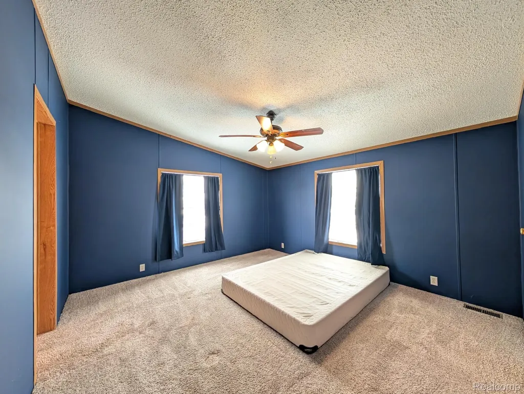 11413 Harbor Cove Fenton City MI 48430