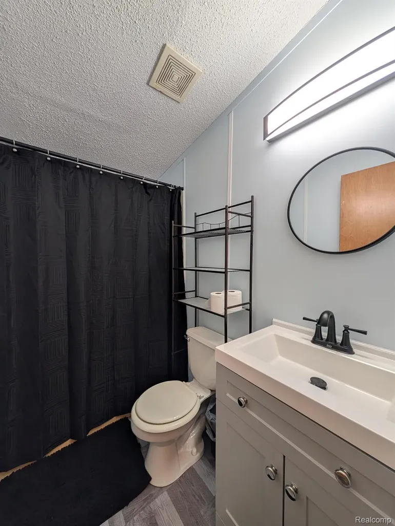 11413 Harbor Cove Fenton City MI 48430