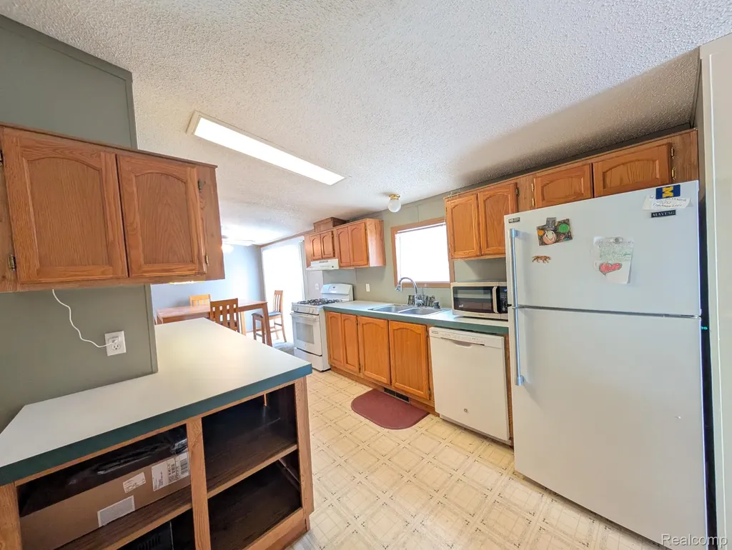 11413 Harbor Cove Fenton City MI 48430
