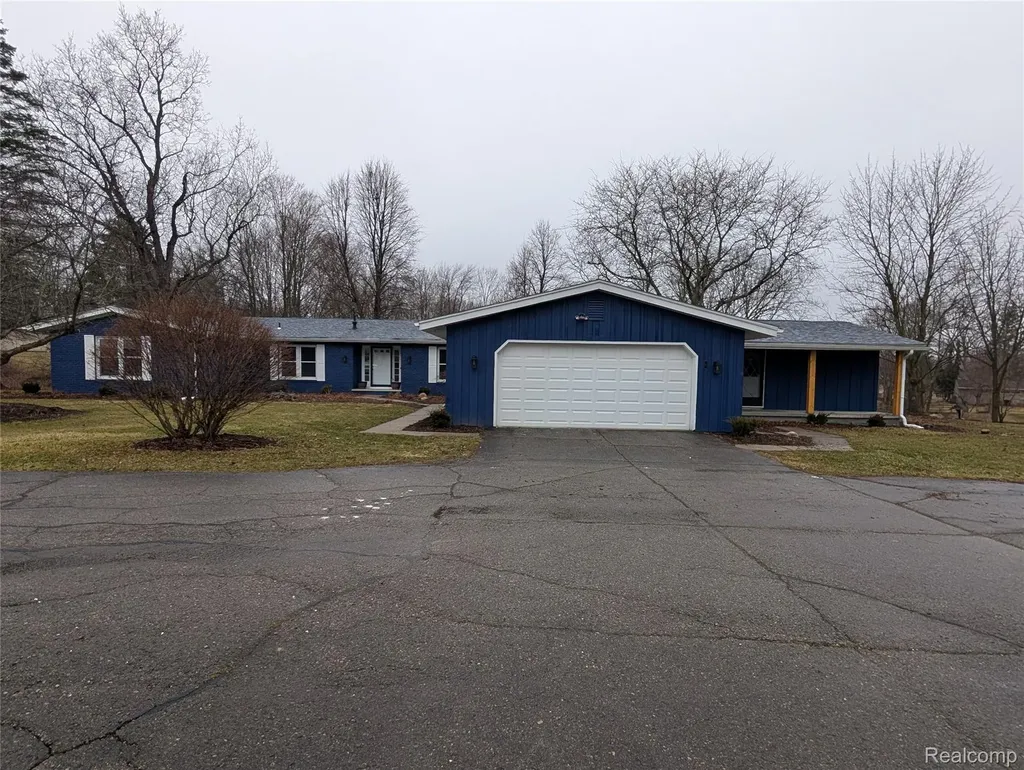 6353 Perry Road Grand Blanc Charter Township MI 48439