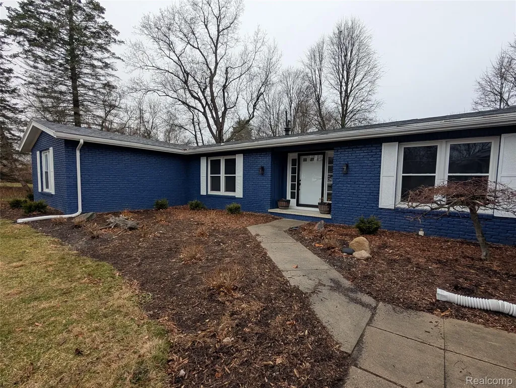 6353 Perry Road Grand Blanc Charter Township MI 48439
