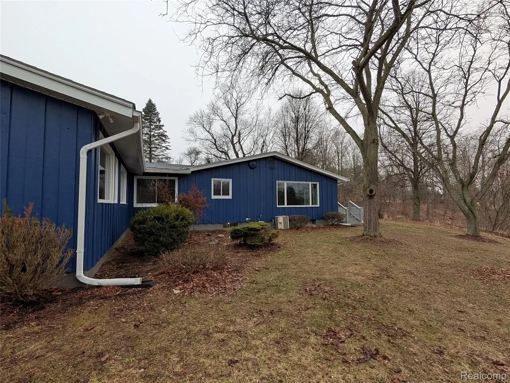 6353 Perry Road Grand Blanc Charter Township MI 48439