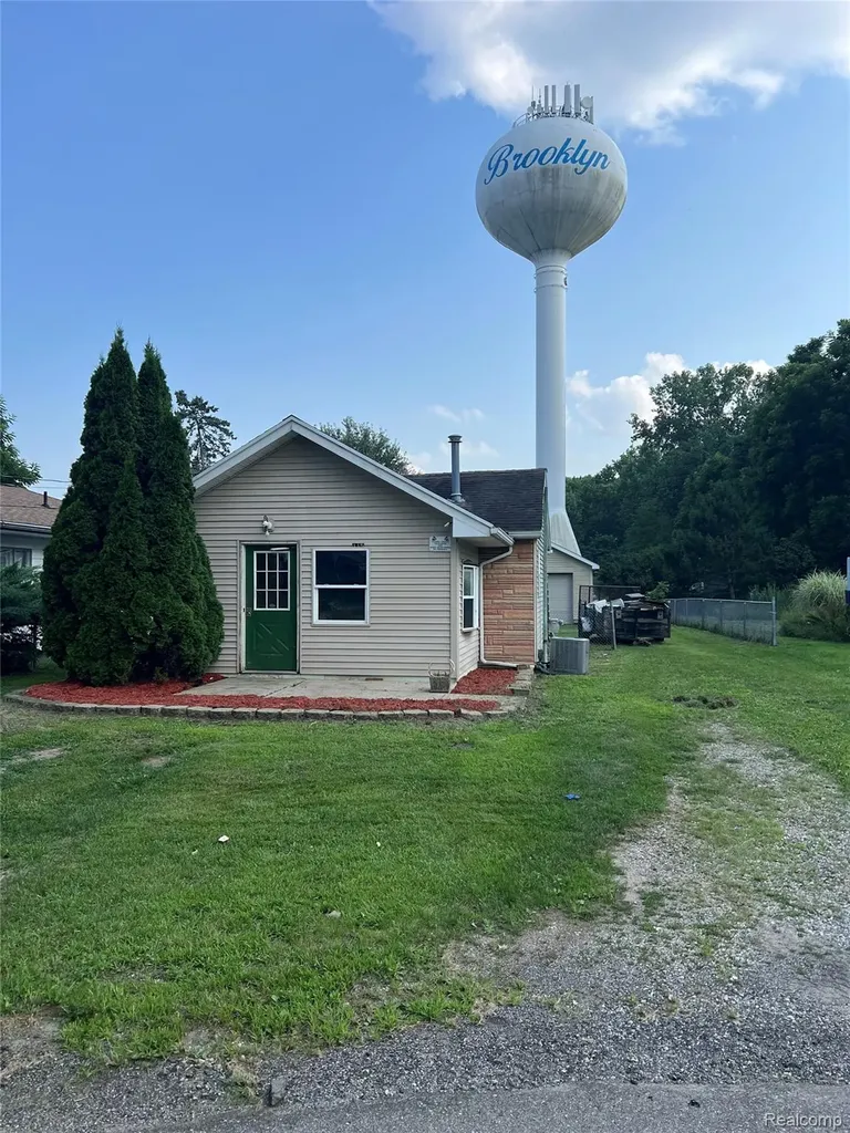115 Jackson Street Brooklyn Village MI 49230