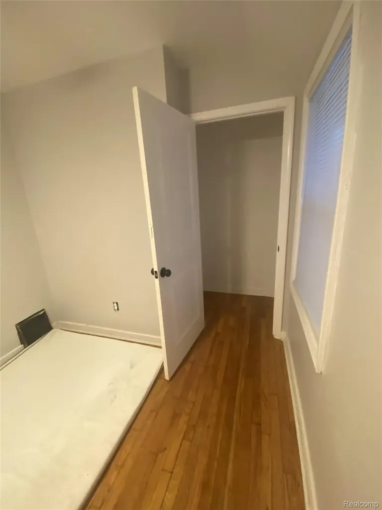 5594 Greenway Street Detroit City MI 48204
