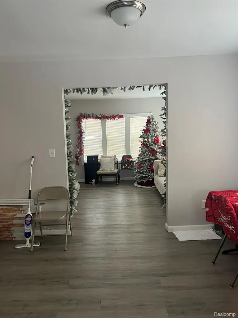 16233 San Juan Drive Detroit City MI 48221