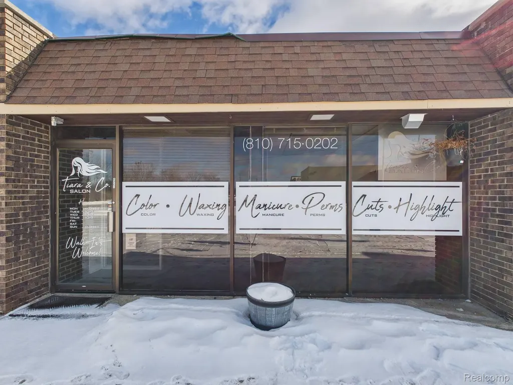 4067 E Court Street Burton City MI 48509