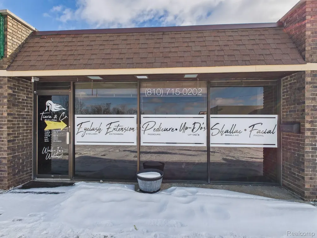 4067 E Court Street Burton City MI 48509