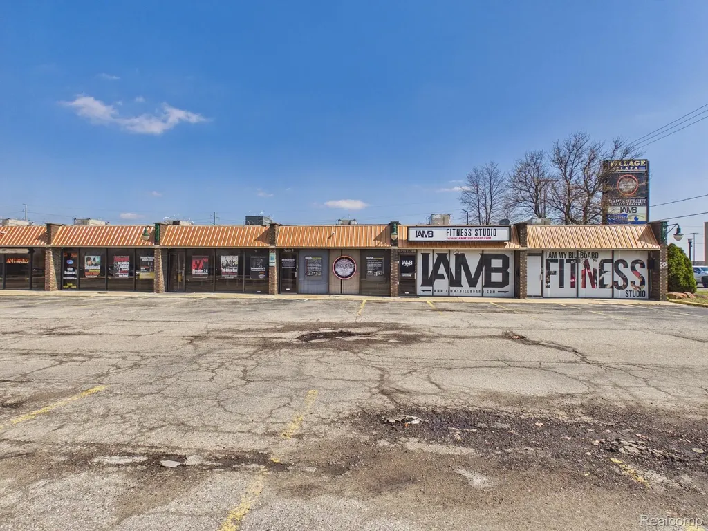 4067 E Court Street Burton City MI 48509