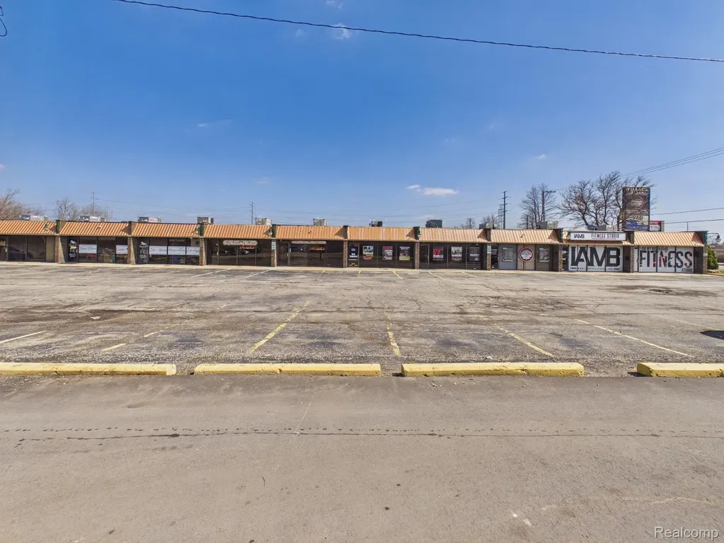 4067 E Court Street Burton City MI 48509