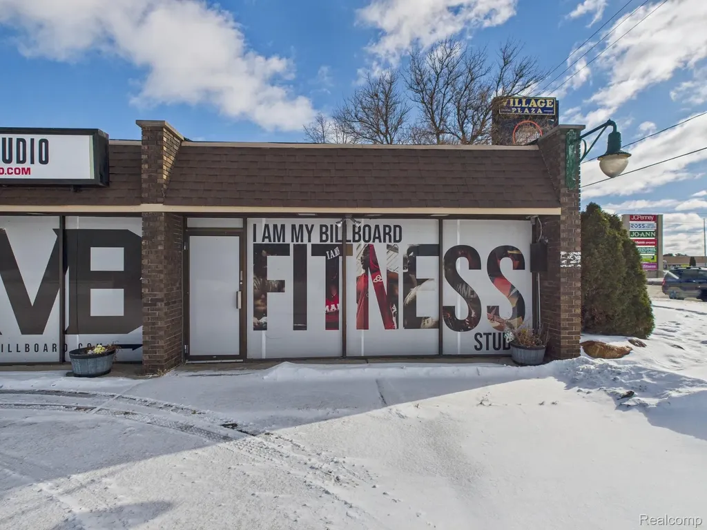 4067 E Court Street Burton City MI 48509