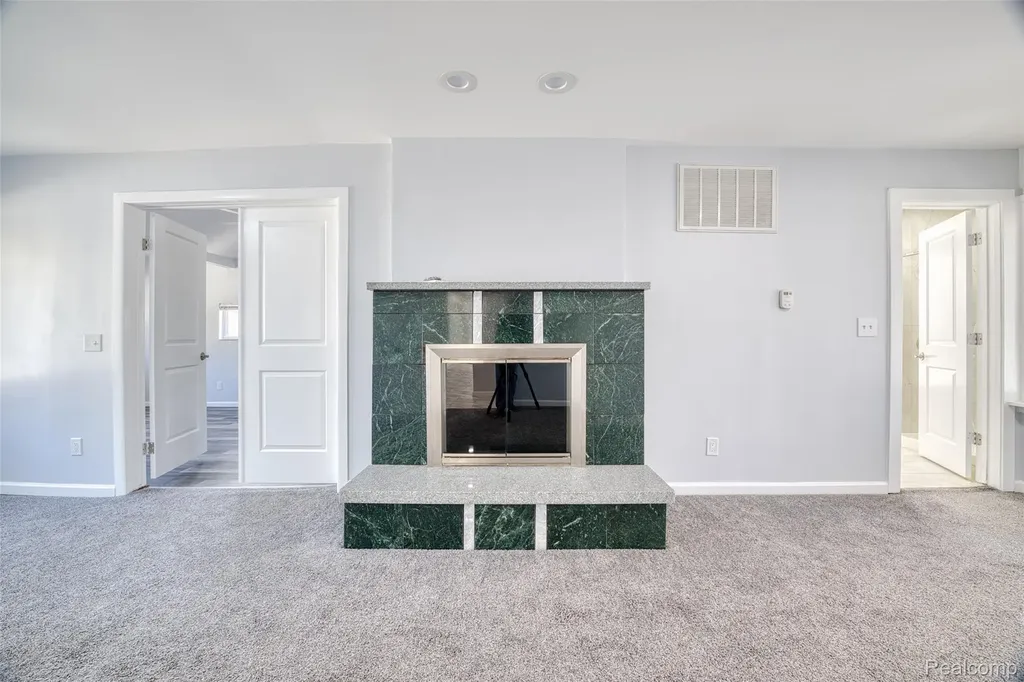 19580 Parke Lane Grosse Ile Township MI 48138