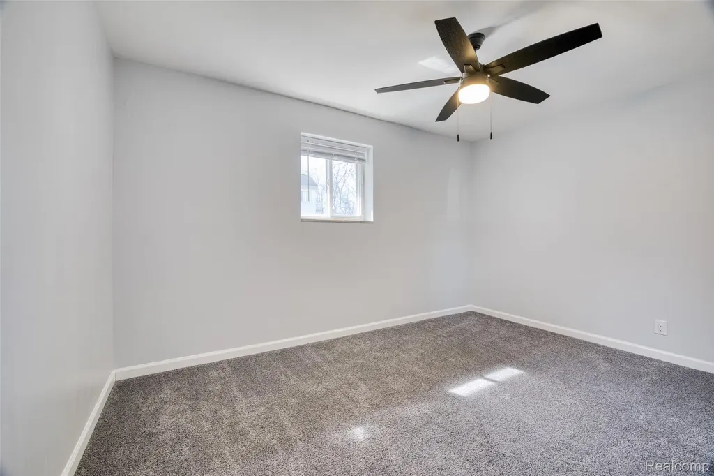 19580 Parke Lane Grosse Ile Township MI 48138