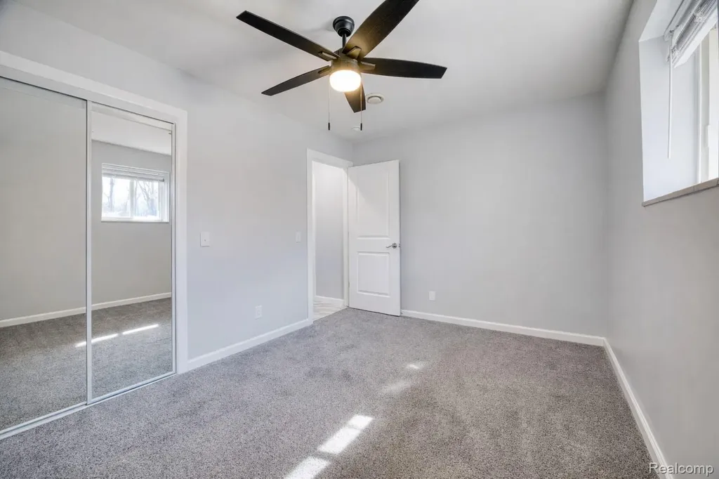 19580 Parke Lane Grosse Ile Township MI 48138