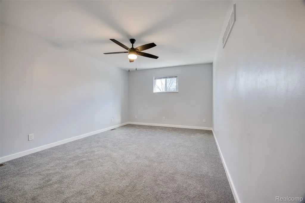 19580 Parke Lane Grosse Ile Township MI 48138
