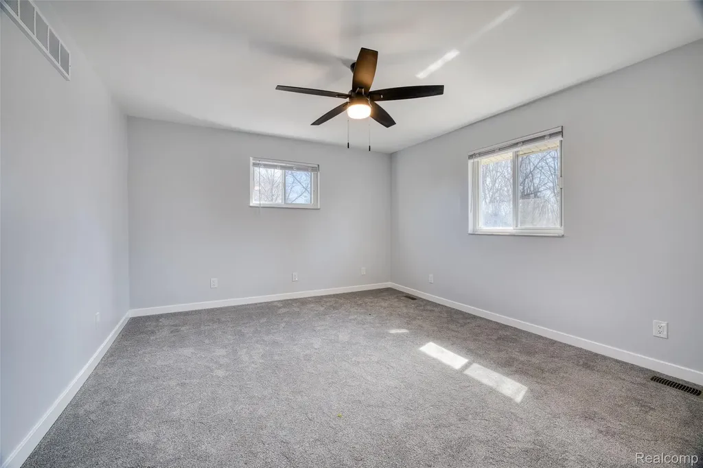 19580 Parke Lane Grosse Ile Township MI 48138