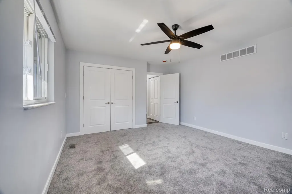 19580 Parke Lane Grosse Ile Township MI 48138