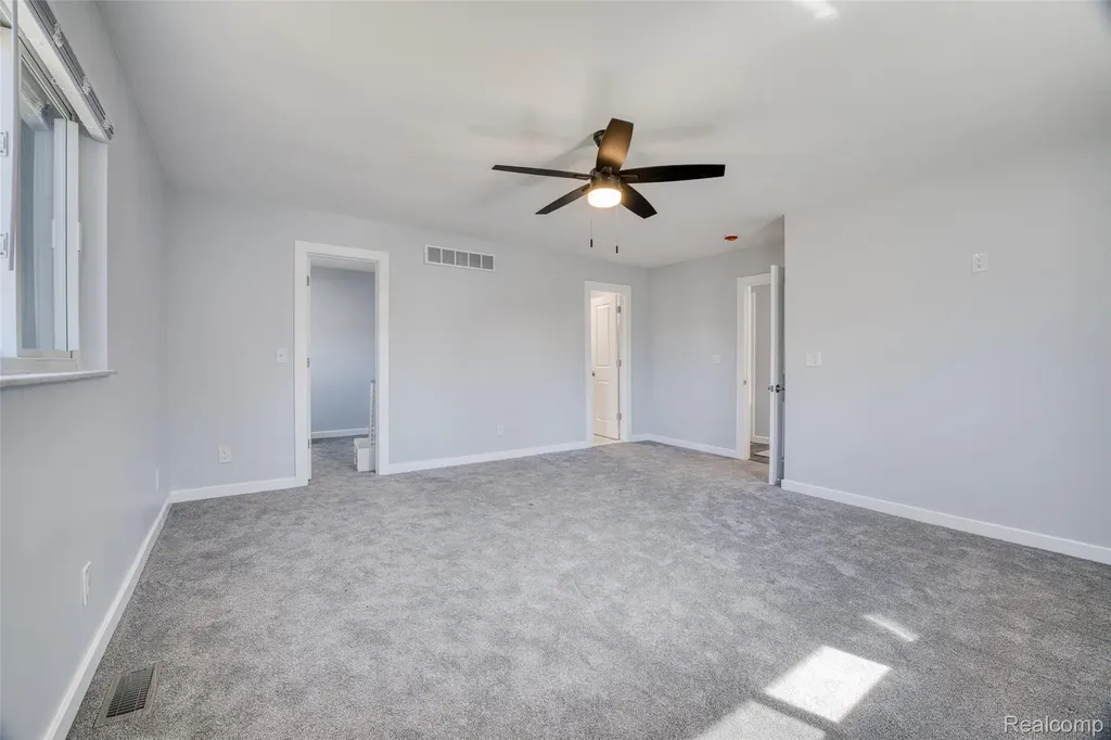 19580 Parke Lane Grosse Ile Township MI 48138