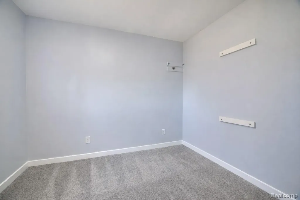 19580 Parke Lane Grosse Ile Township MI 48138