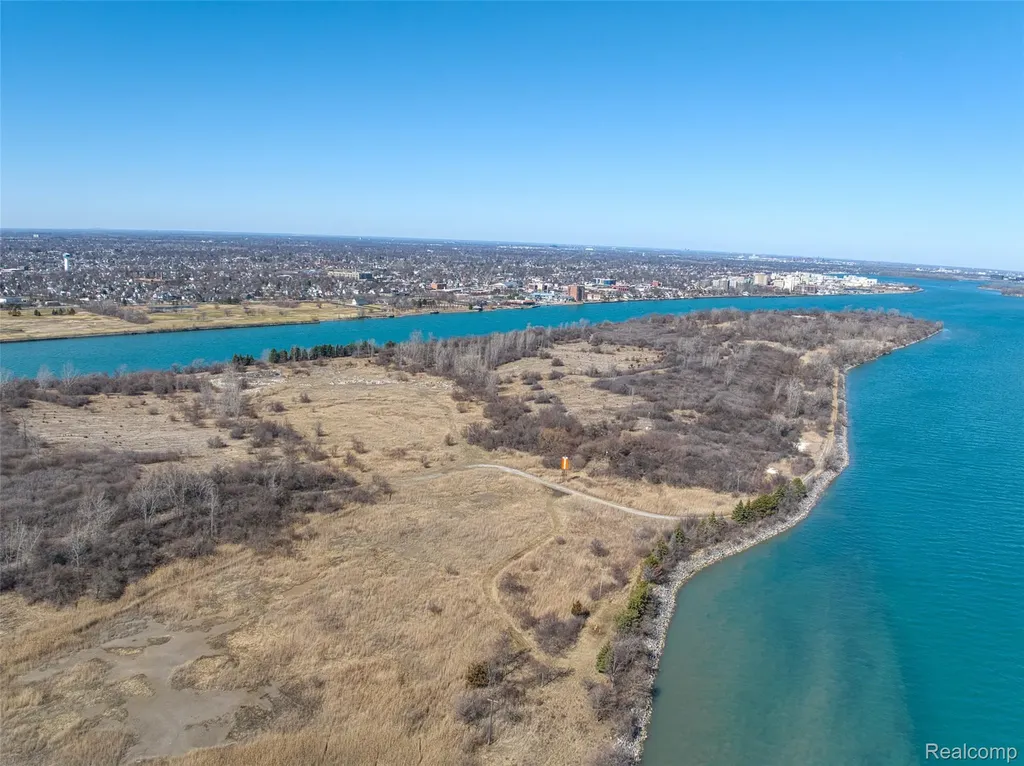 19580 Parke Lane Grosse Ile Township MI 48138
