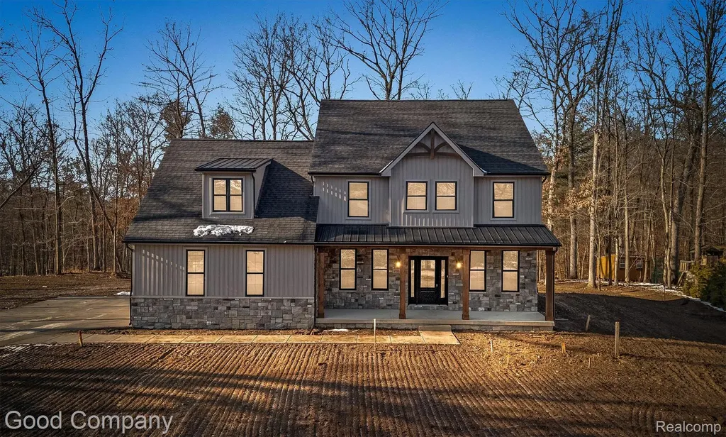 640 Sunnybeach Drive White Lake Charter Township MI 48386