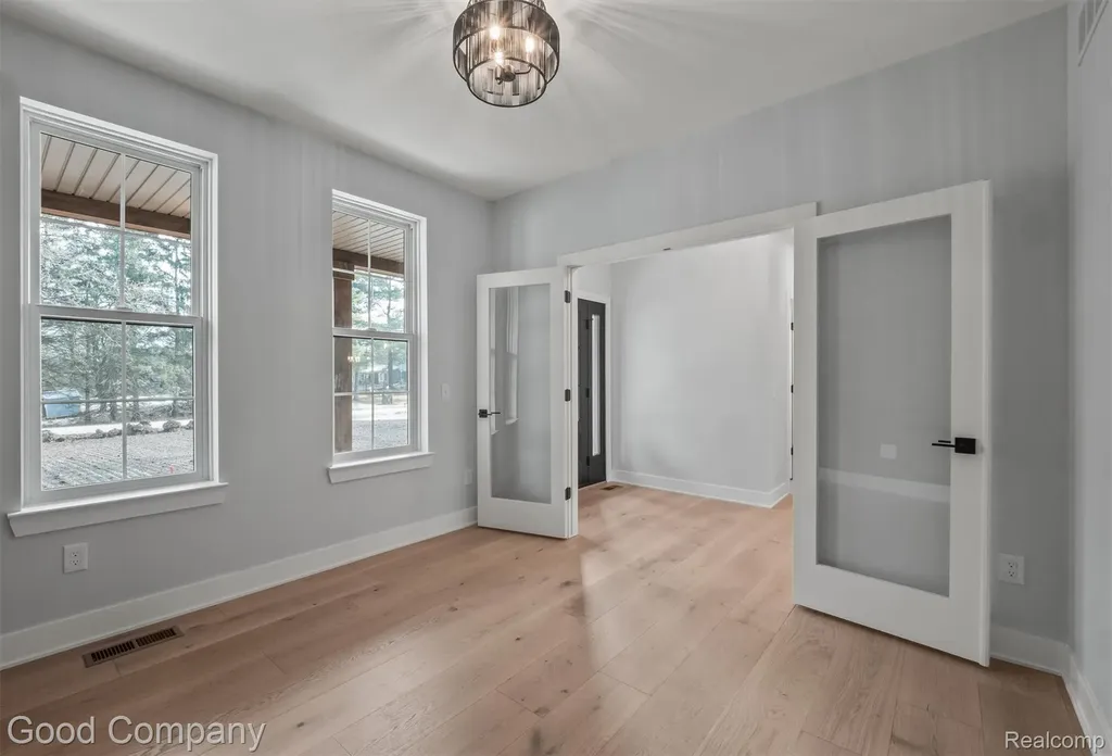 640 Sunnybeach Drive White Lake Charter Township MI 48386