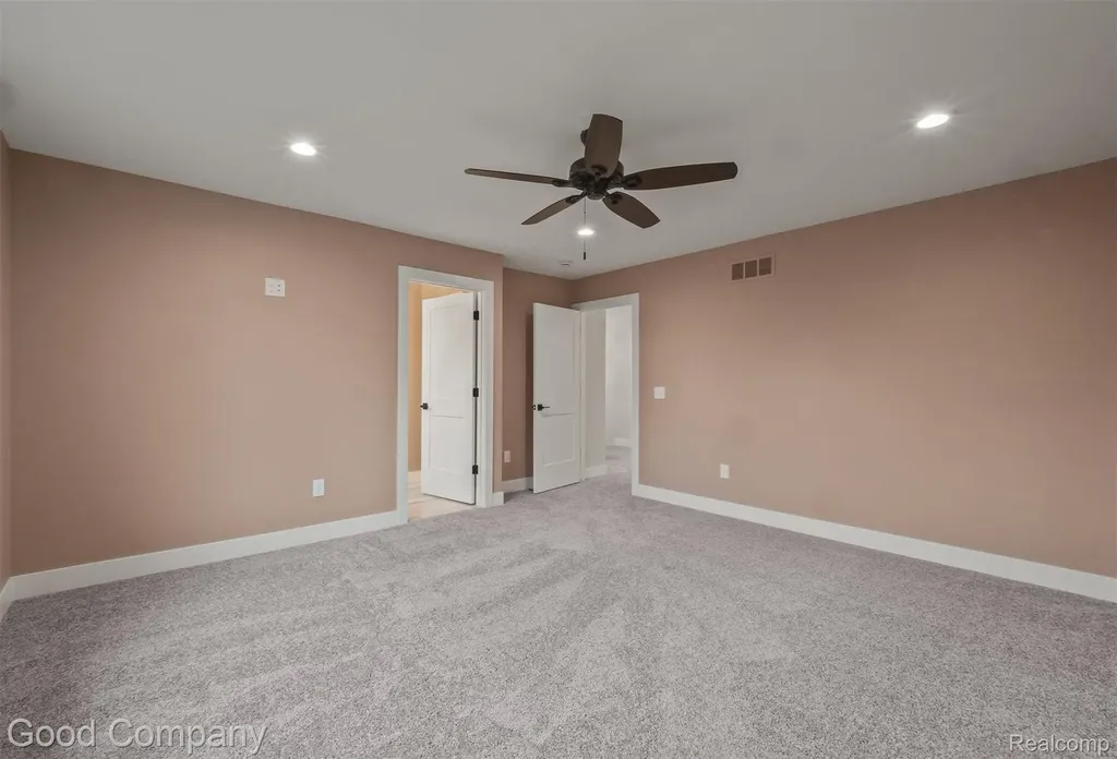 640 Sunnybeach Drive White Lake Charter Township MI 48386