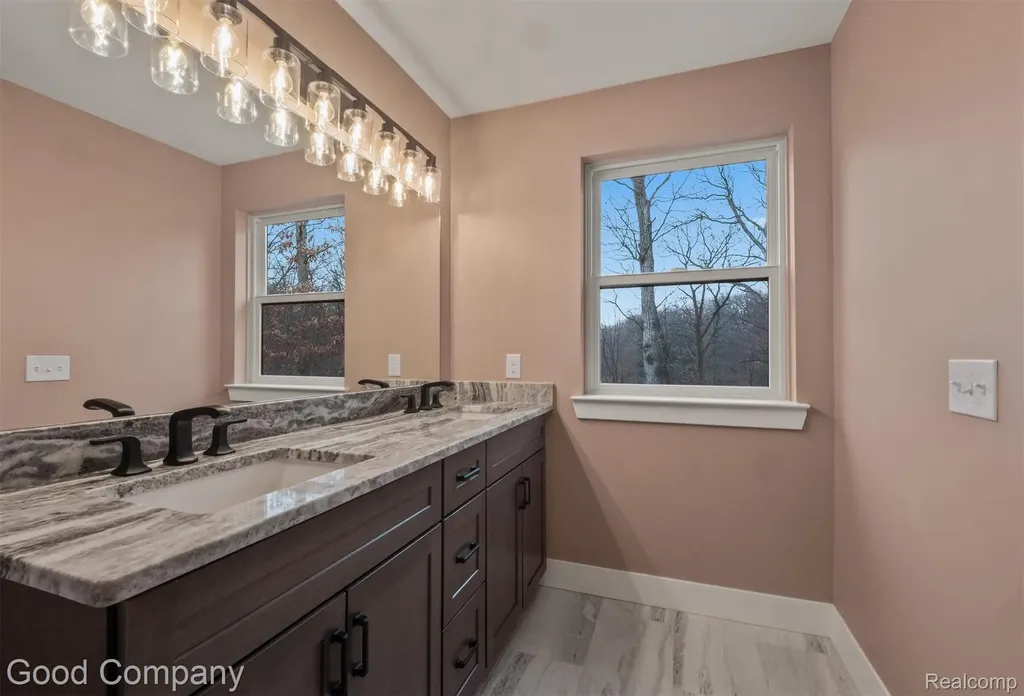 640 Sunnybeach Drive White Lake Charter Township MI 48386