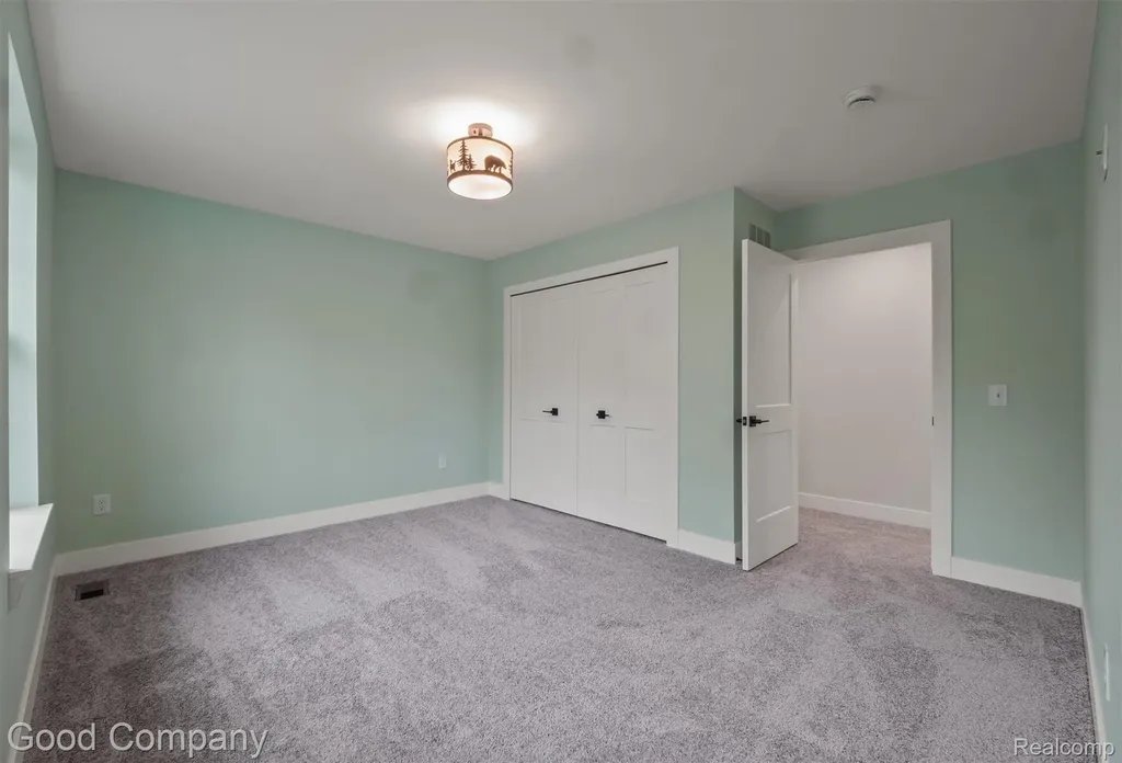 640 Sunnybeach Drive White Lake Charter Township MI 48386