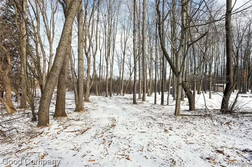 640 Sunnybeach Drive White Lake Charter Township MI 48386
