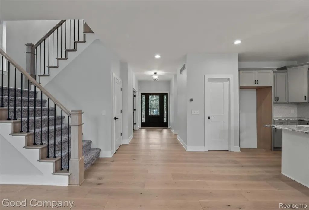 640 Sunnybeach Drive White Lake Charter Township MI 48386