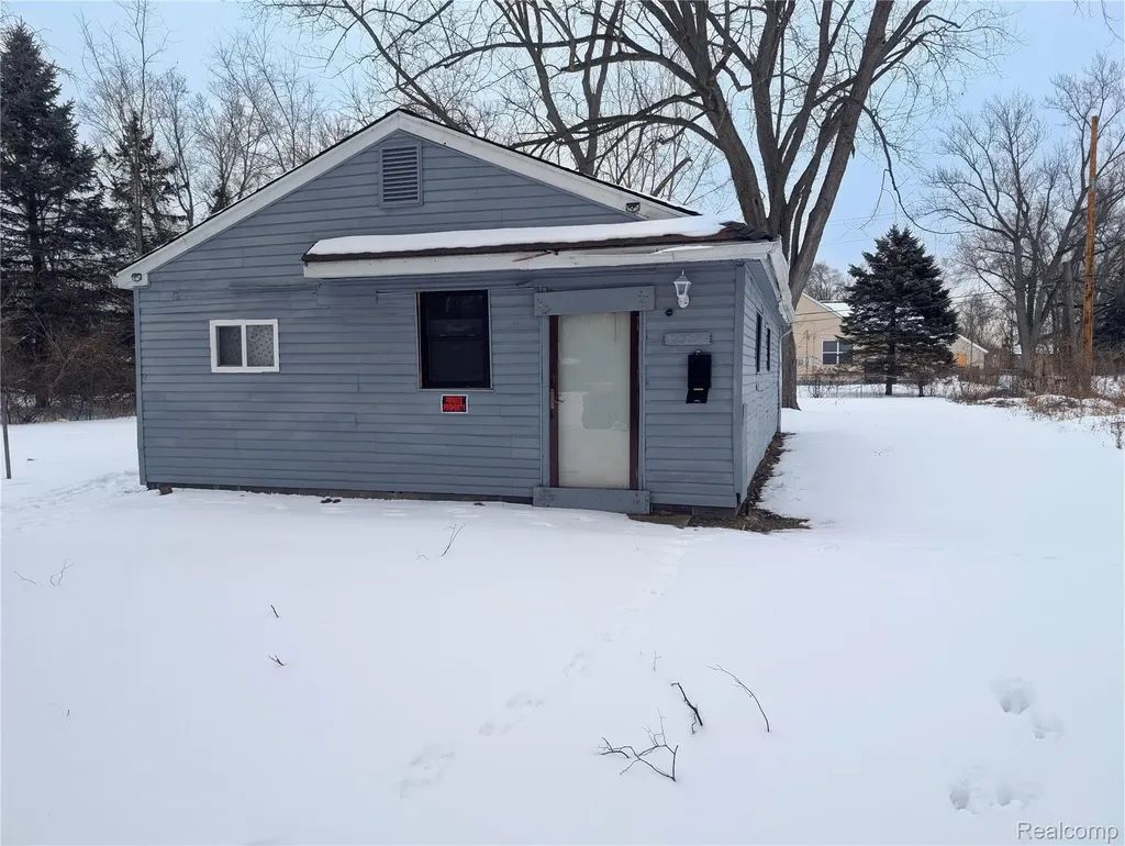 15344 Blackstone Street Detroit City MI 48223