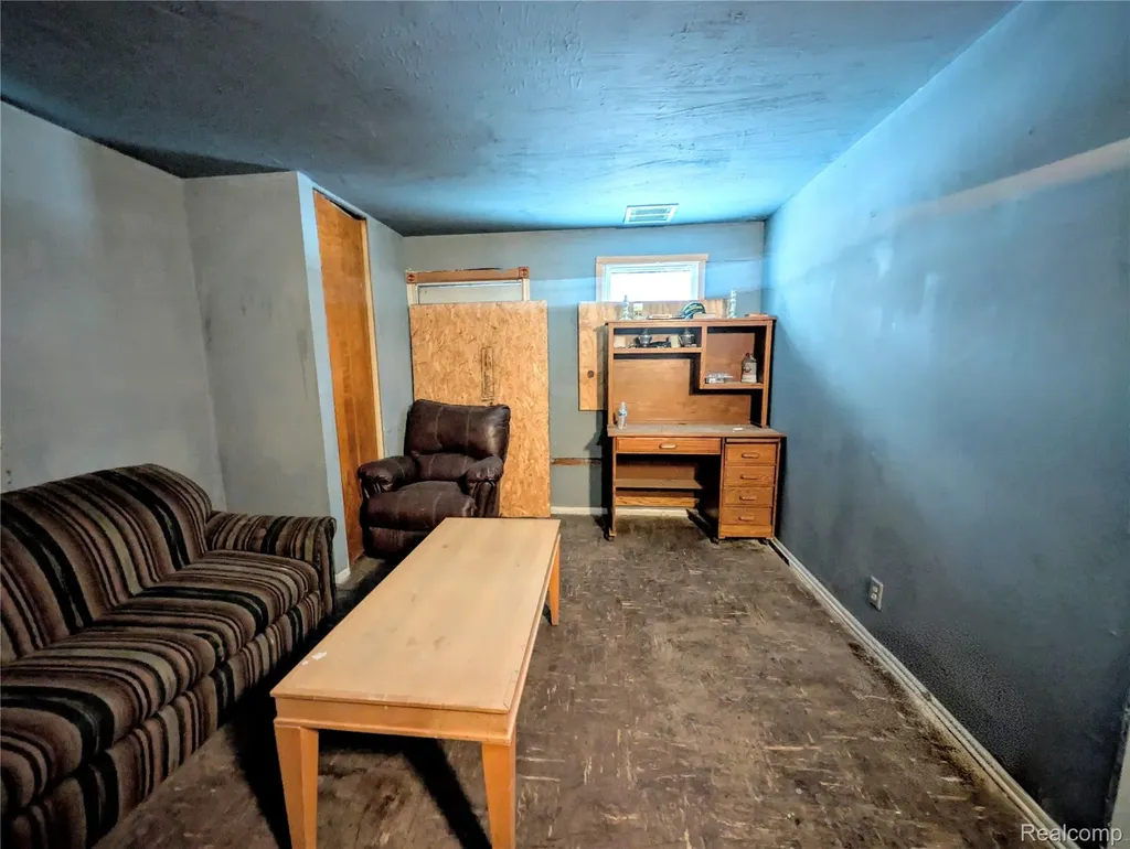 15344 Blackstone Street Detroit City MI 48223