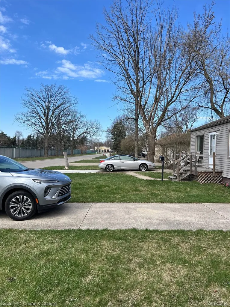 5921 Merrick Street Taylor City MI 48180