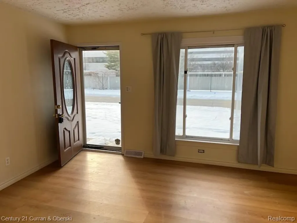 5921 Merrick Street Taylor City MI 48180
