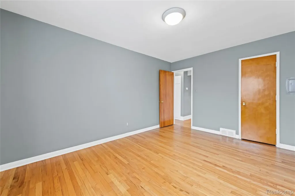 25777 Woodward Avenue Royal Oak City MI 48067